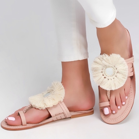 Z&L Shoes - 🆕 Z&L Espansa White Fringe Leather Thong Sandals